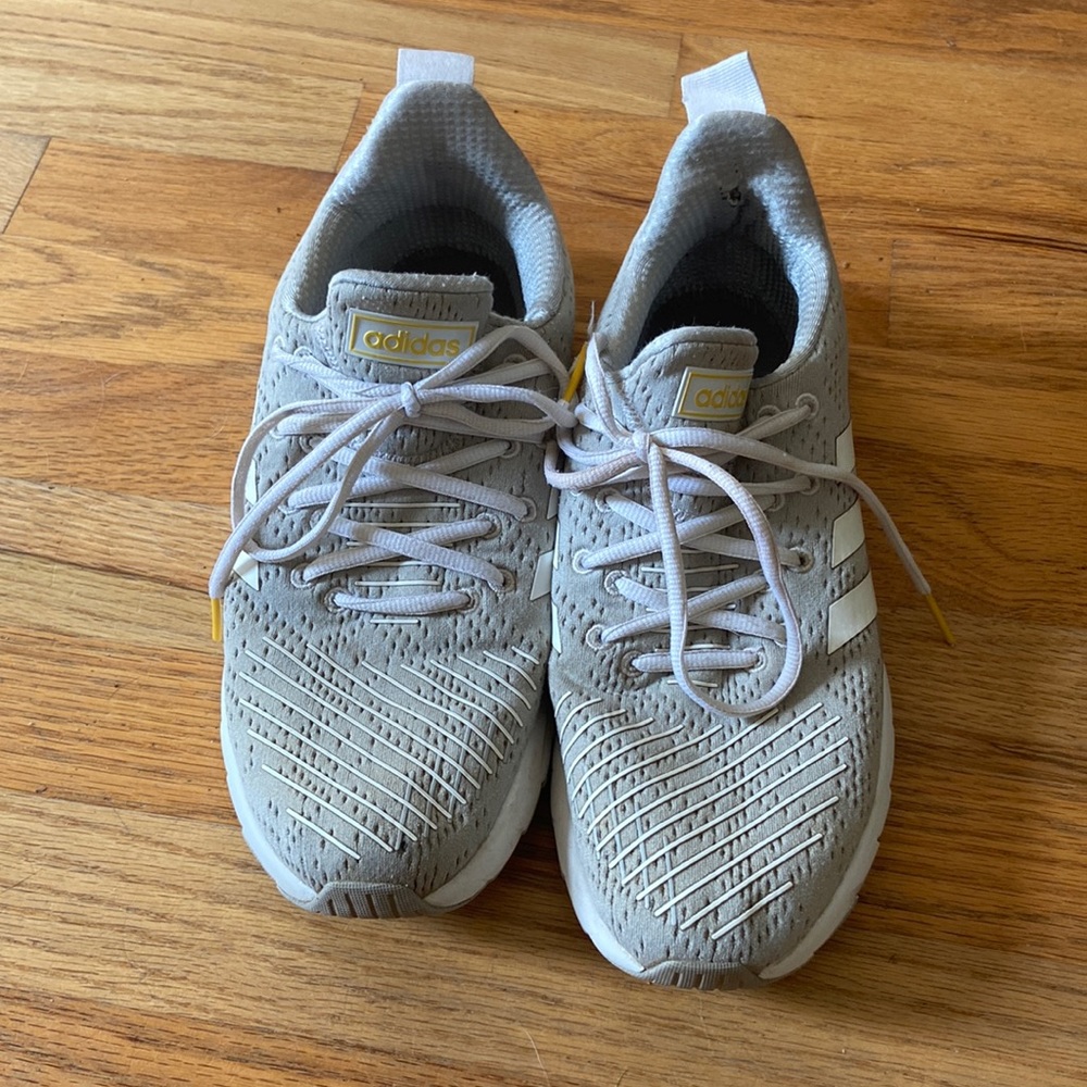 Adidas womens asweego gray tennis running shoe 8.5